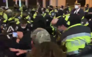 特朗普支持者聚集华盛顿和警方发生激烈冲突，高喊“停止偷窃！”