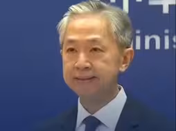 外交部：中新双方共同期待互免签证安排早日落地生效