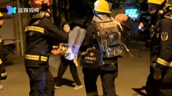 【蓝媒视频】危急时刻，为你们的这一抱点赞！