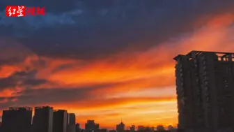 惊艳！双彩虹过后，成都又迎来漫天绝美的彩霞