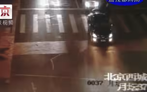 小客车将前方两辆车撞出十多米 竟是因为司机酒驾