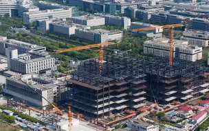 建筑面积超10万平方米，航拍视角带你看张江实验室研发大楼项目现状#浦东航拍 【编导:周雪涛】