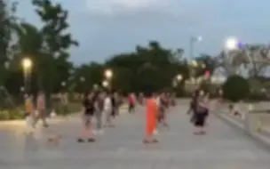 南京一公园市民无防护跳广场舞，街道办：将劝说制止