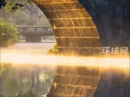 如梦似幻！清晨时分西湖出现“金光穿洞”，唯美又治愈