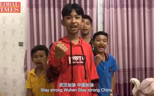 身在柬埔寨的小沙利 通过环球时报发来为武汉为中国加油的视频