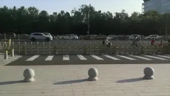 十一长假首日，北京城区晚高峰路面基本畅通