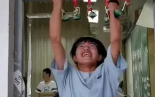 一定高中！高三学生迎来最后一课，教室门口排队顶粽子
