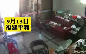 4个月大宝宝翻身从沙发上掉下，舅舅神反应一把抓住救下宝宝
