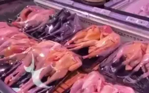 记者探访通州大型超市 ：货架满满当当，不少蔬菜半价销售