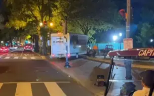 一货车撞上白宫附近安全护栏，车上搜出纳粹旗帜