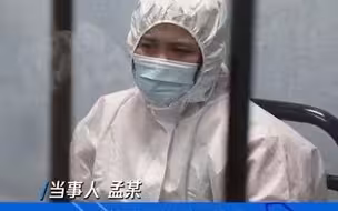 “谁赢我跟谁走！”女子教唆前男友和现男友决斗，致一人重伤！