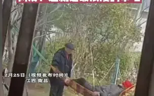 7旬老夫妻恩爱如初恋般一起晒太阳被儿媳拍下，网友：这就是最浪漫的事吧