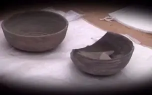 都市报道【郑州工地惊现唐朝古墓 ，有盗挖痕迹。专家：墓主身份尊贵！】