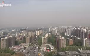 目前北京轻度污染，市教委建议全市学校停止室外活动