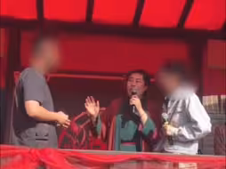 已婚男称上王婆说媒是想妻子回国：此事没有剧本，王婆不知情