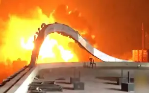 以军全面包围加沙城 加沙地带一小时内遭数百次空袭：夜幕下炮火频闪
