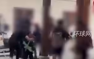 城管查处卖气球老人时货物遭哄抢，当地回应：正在处理