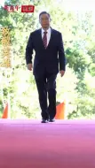 致敬英雄！“共和国勋章”获得者钟南山步入人民大会堂
