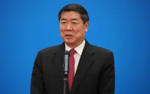 何立峰：中国经济有实力 有能力克服当前的困难