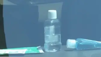 注意！免洗洗手液高温天车内发生自爆