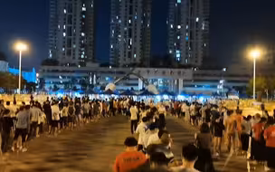 广州黄埔区两地执行封闭管理 严格居家，足不出户