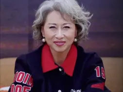 Sally姐提到周笔畅：一天到晚很性感 香香的 爱死她了