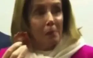 记者问怎么看拜登涉机密文件事 佩洛西边吃饼干边说sorry