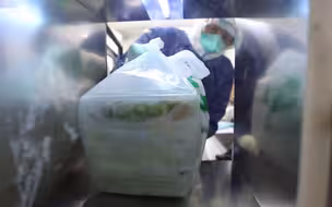 战疫最前线 | 记者探访：火神山医院怎么开饭？