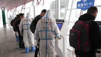 自觉遵守交通法规 礼让冬奥专用车