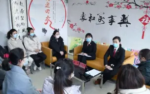夫妻以资助为名骗来贫困儿童伺候自己 还要他们下跪喊少爷少奶奶