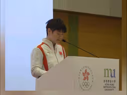 太感动！孙颖莎在香港都会大学分享追梦心路历程完整版