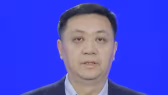 新疆广播电视台台长【石磊】坚持以铸牢中华民族共同体意识为主线，坚定文化自信，汇聚满屏精品，展现时代风采。