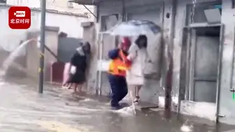 消防雨中转移昌平被困人员 已出动1车6人进行救援