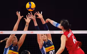 四连胜！中国女排3:0战胜意大利女排