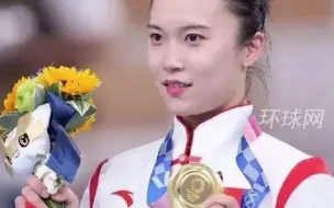剥落的部分并非镀金，而是涂在奖牌表面的一层涂膜，“不影响奖牌本身的质量”