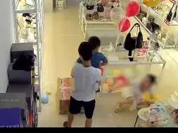 男子在商场多次试图抱走小孩被阻？警方回应：有精神疾病病史 已接受调查