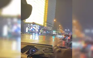 见招拆招！上海老公“哄孩子式”教学开车 路怒老婆有火发不出