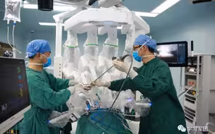 手术竟能远程操作！西部战区总医院第四代手术机器人正式“上岗”