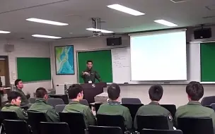 负债10万亿美元，却不声不响造出7艘准航母，一直潜伏在美国身边