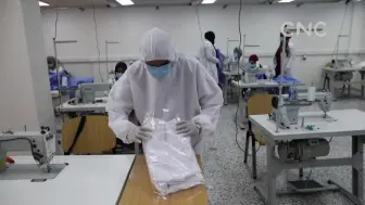 利比亚：时装学校“变身”防护服工厂