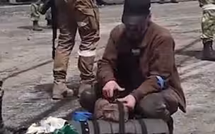 又有694名亚速钢铁厂武装人员投降