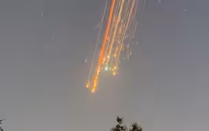 “星舰”第七次试飞后二级飞船失联：残骸落入大气层如拖尾烟花