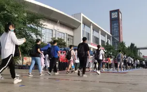 特殊的高考：武汉考生疾风骤雨赶考路 淡定从容平常心
