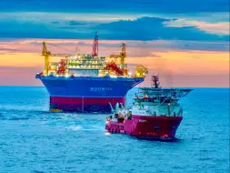 亚洲首艘圆筒型“海上油气加工厂”运抵作业海域