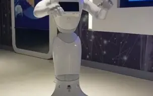 “小五，跳个舞吧！”5G机器人展示“唱跳”技能