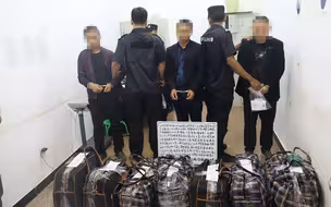 第一视角直击缉毒现场：10余民警花6小时拆完7编织袋毒品