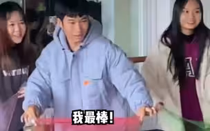 男生上舞蹈课比女生还认真，瞬间被他的舞姿吸引