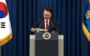 尹锡悦为何突然宣布紧急戒严令？专家解读