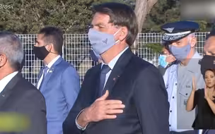 再不戴要罚款！巴西总统总算把口罩戴起来了...