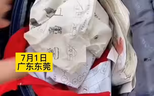 妈妈给儿子整理书包时，竟翻出个小仓鼠。网友：是个有爱心的小朋友。